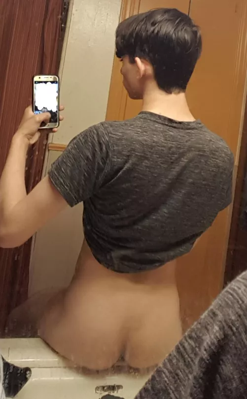 Had a bad day? I've got a tight bussy to absorb all your frustrations😌