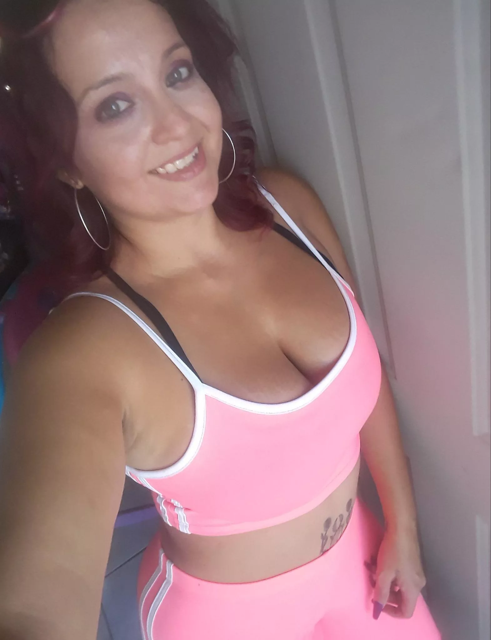 Had a bad day, so here's an older selfie I really liked 😊 37F