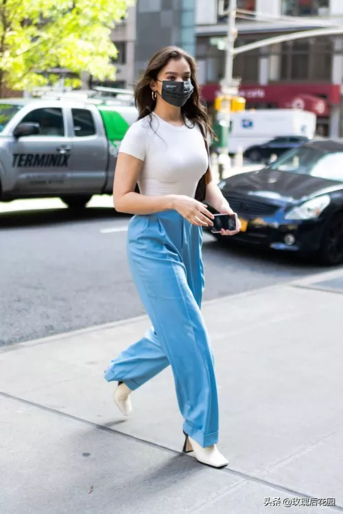 Hailee Steinfeld Hailee Steinfeld