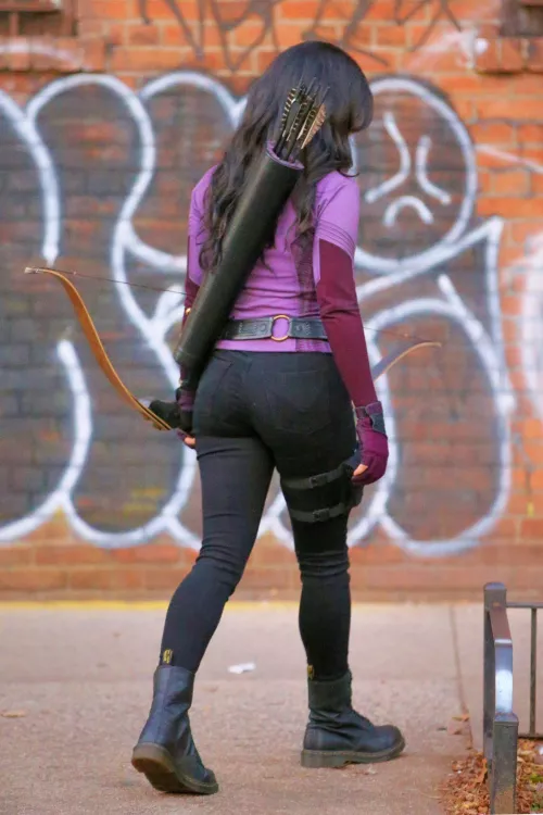 Hailee Steinfeld's packing one hell of a fucking ass Hailee Steinfeld's packing one hell of a fucking ass