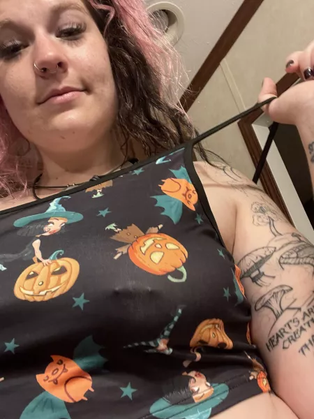 Halloween Braless š