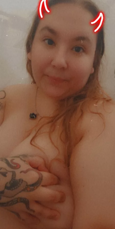 Hand bras for days 😈😈