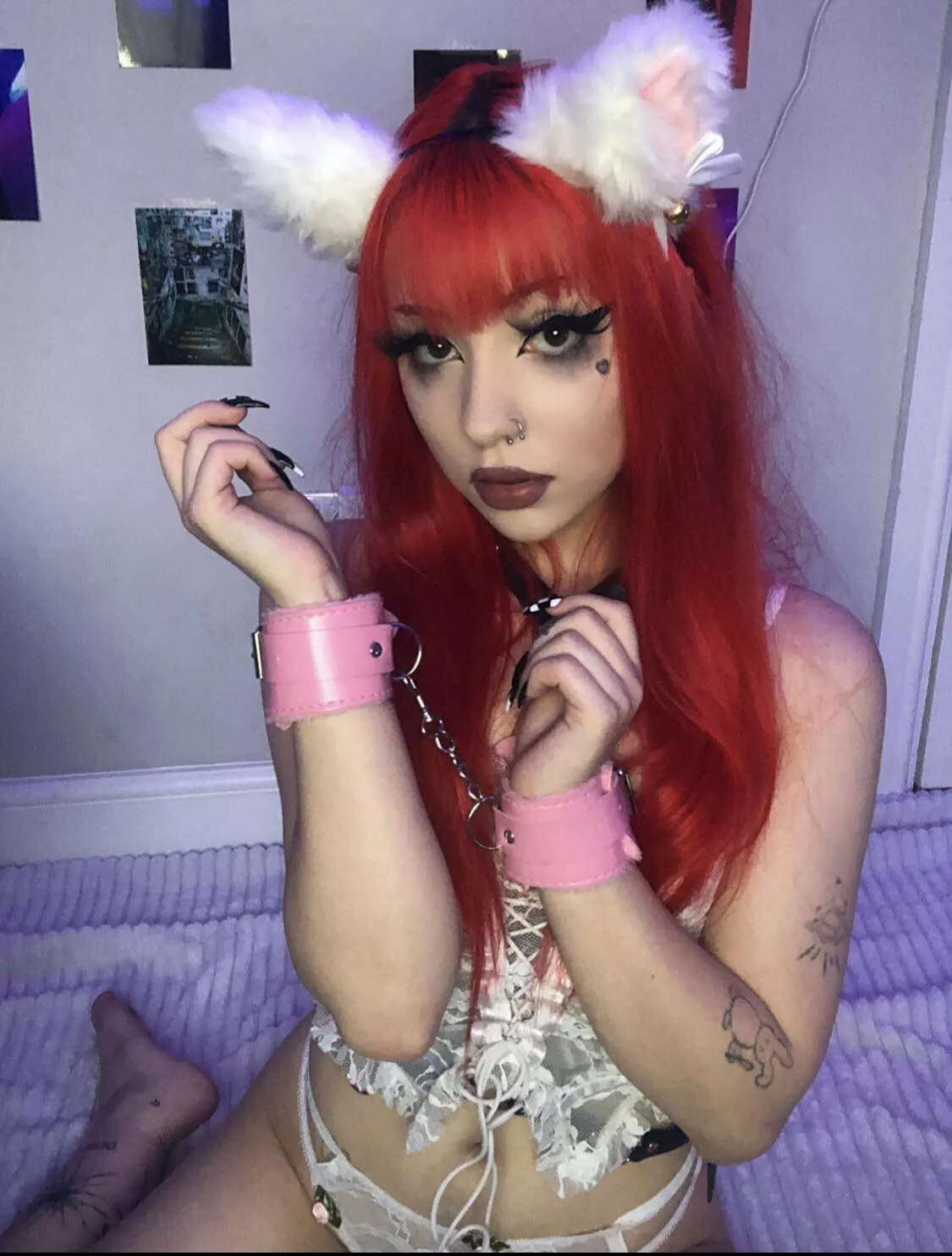 Handcuffed catgirls r the perfect toys to creampie, don’t u think?