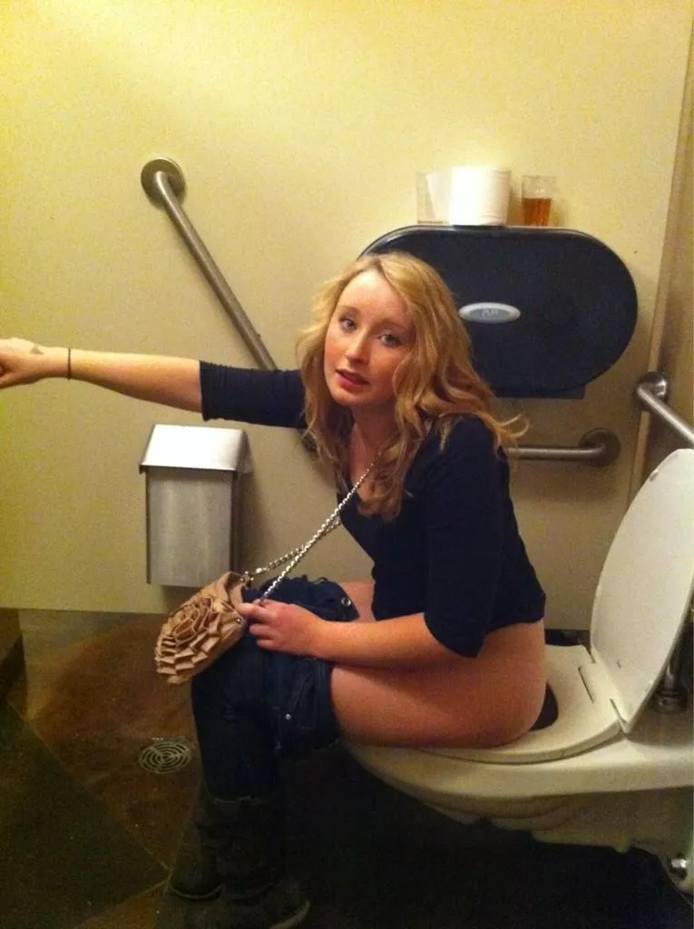 Handicapped stalls are very spacious! Handicapped stalls are very spacious!