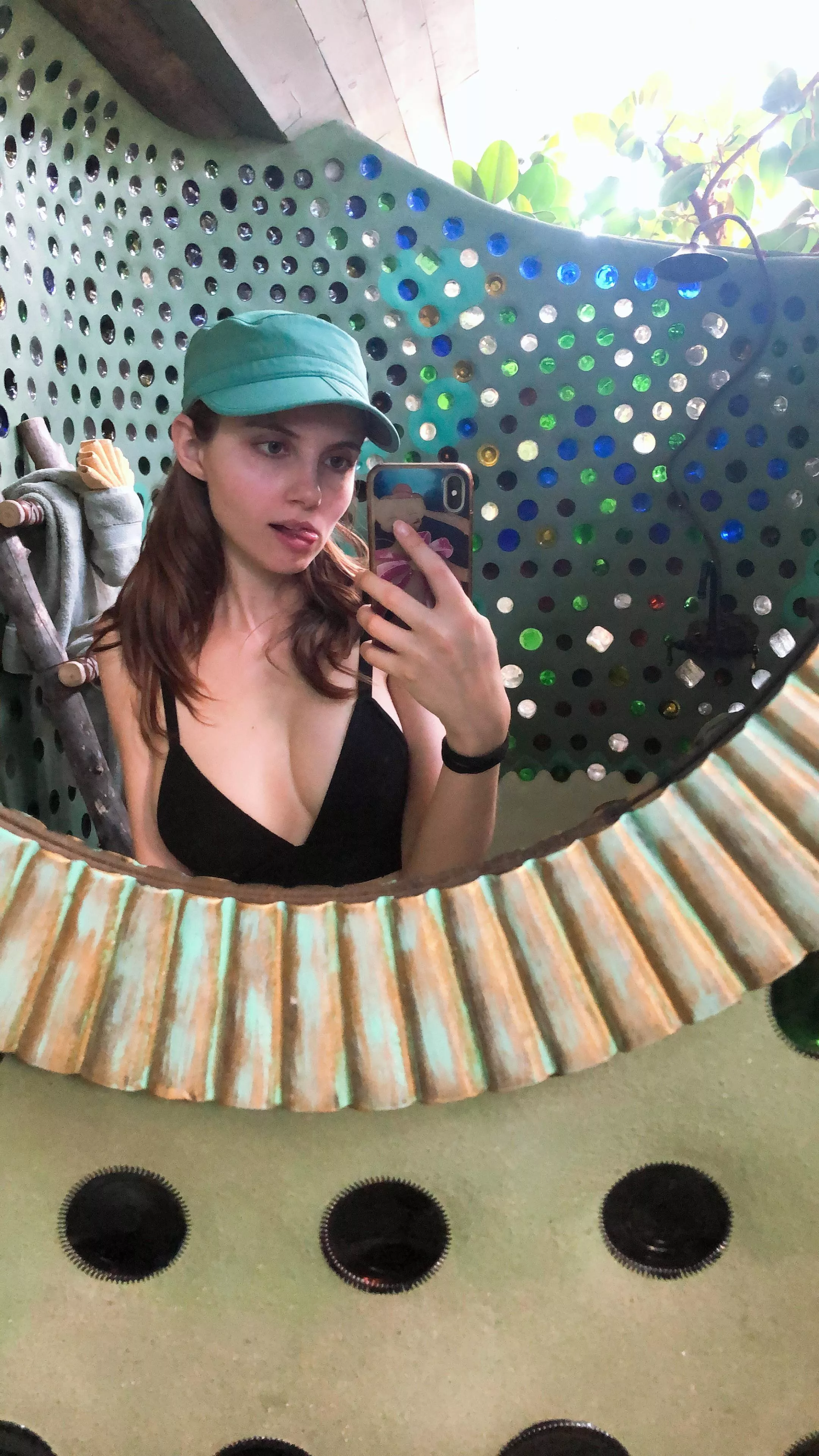 Hangin in the Earthship! Hangin in the Earthship!