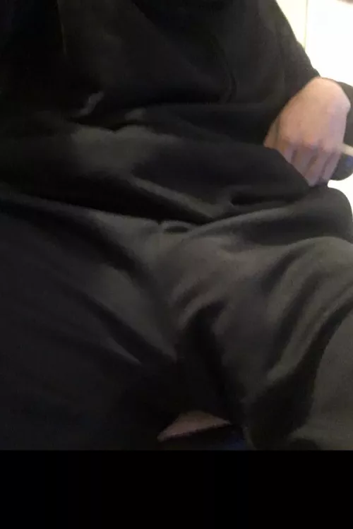 Hanging and swinging back and forth when i walk π