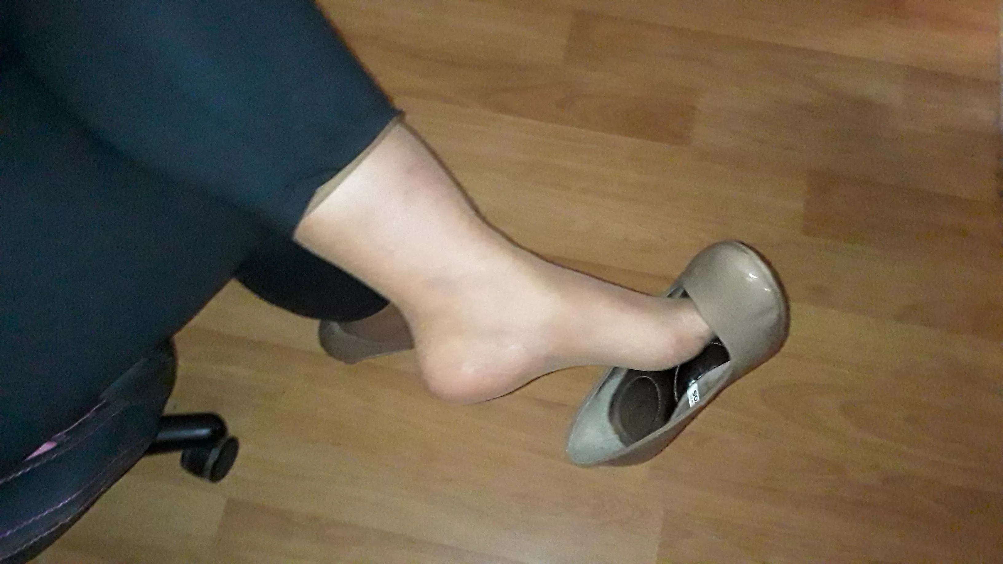 Hanging on for the weekend... Hanging on for the weekend...