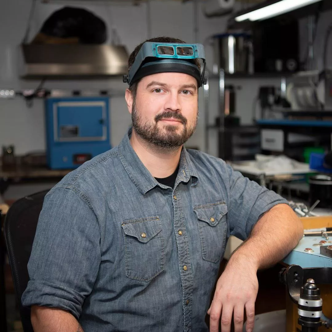 Hanging out in the jewelry workshop. Happy belated new year!