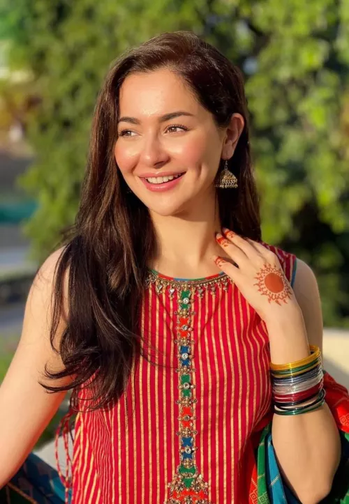 Hania amir Hania amir