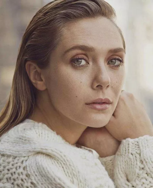 Happy Birthday Elizabeth Olsen, 33 today.
