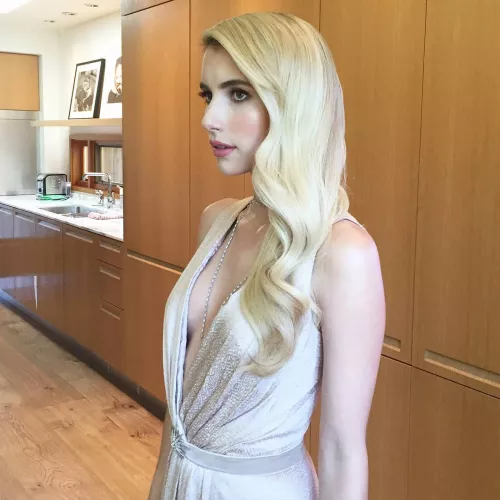 Happy Birthday to Emma Roberts. She turns 31.