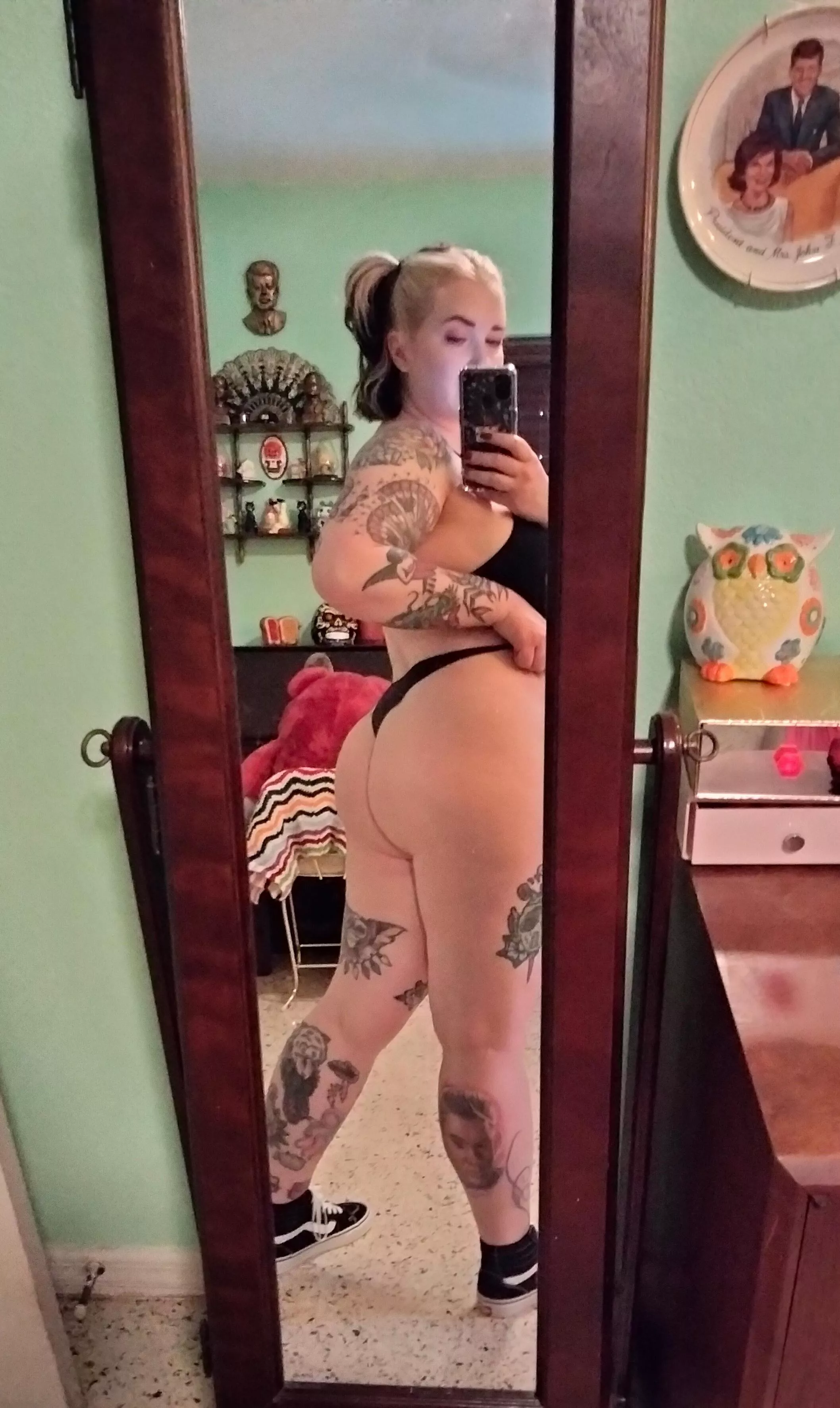 happy bumday 🖤 happy bumday 🖤