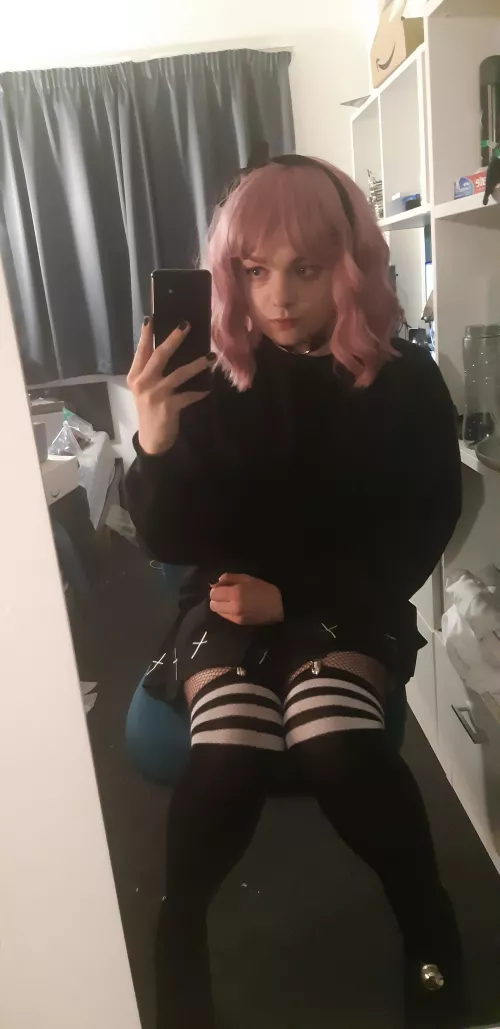 Happy femboy Friday gamers!💕 Happy femboy Friday gamers!💕