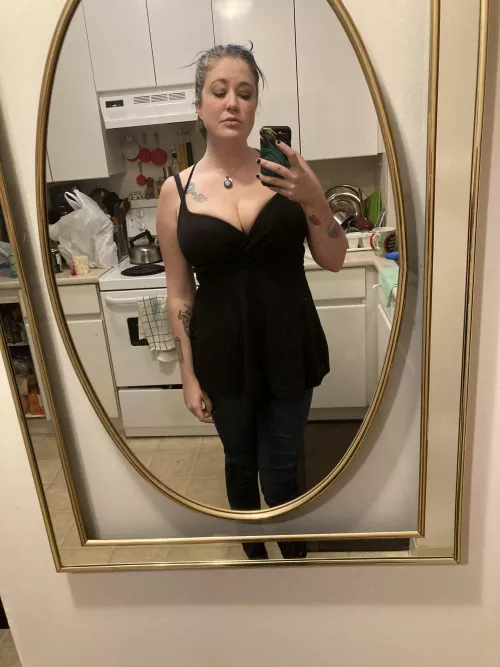 Happy Friday babes 😘