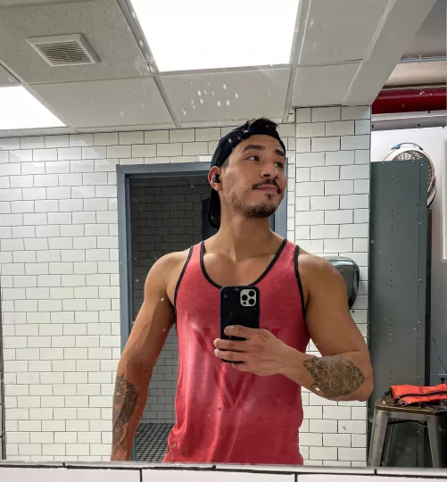 Happy Friday bros 😉 gym done, now time to go see friends for food. Happy Friday bros 😉 gym done, now time to go see friends for food.