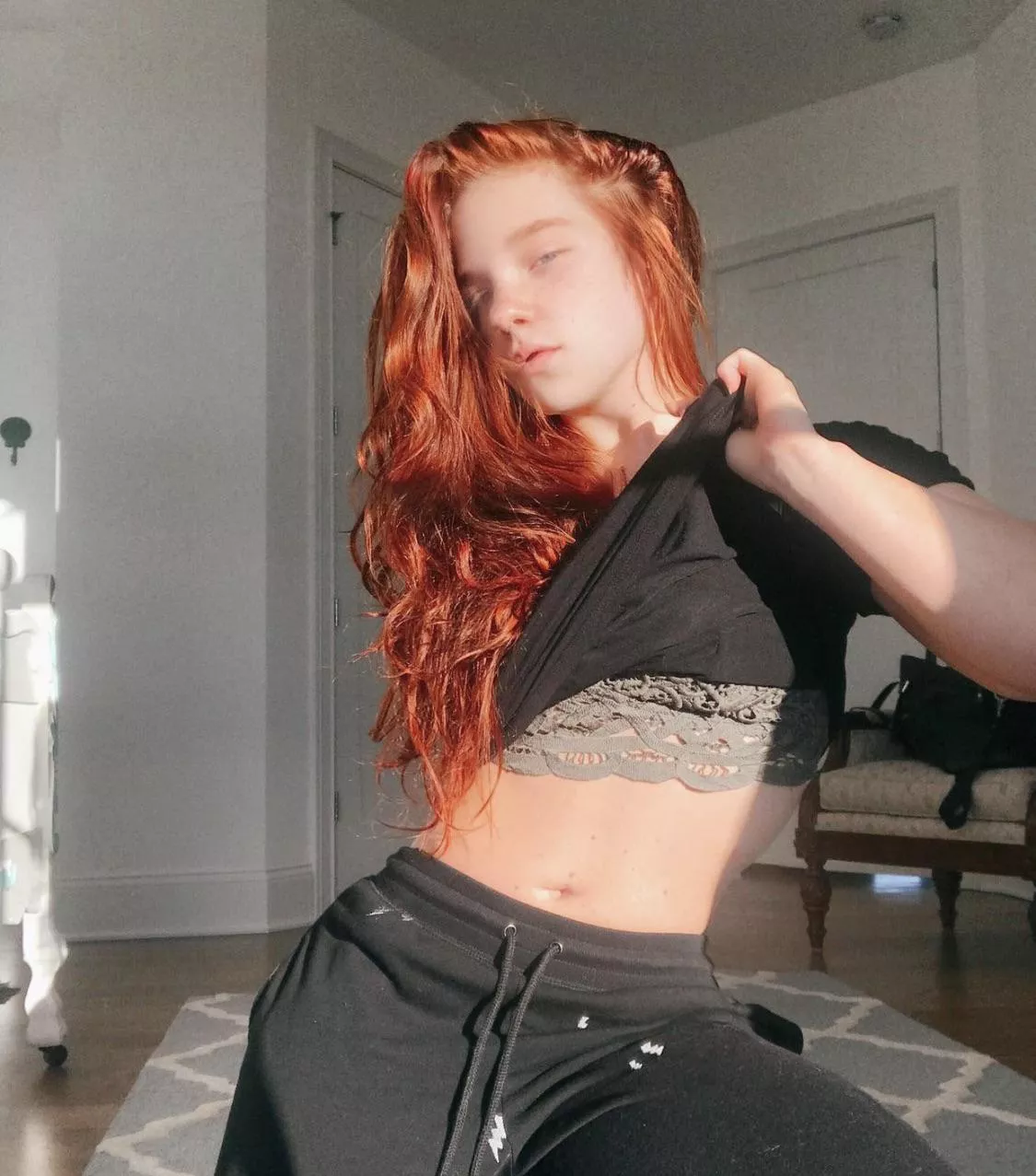 Happy Friday 💖 do you like my redhair?