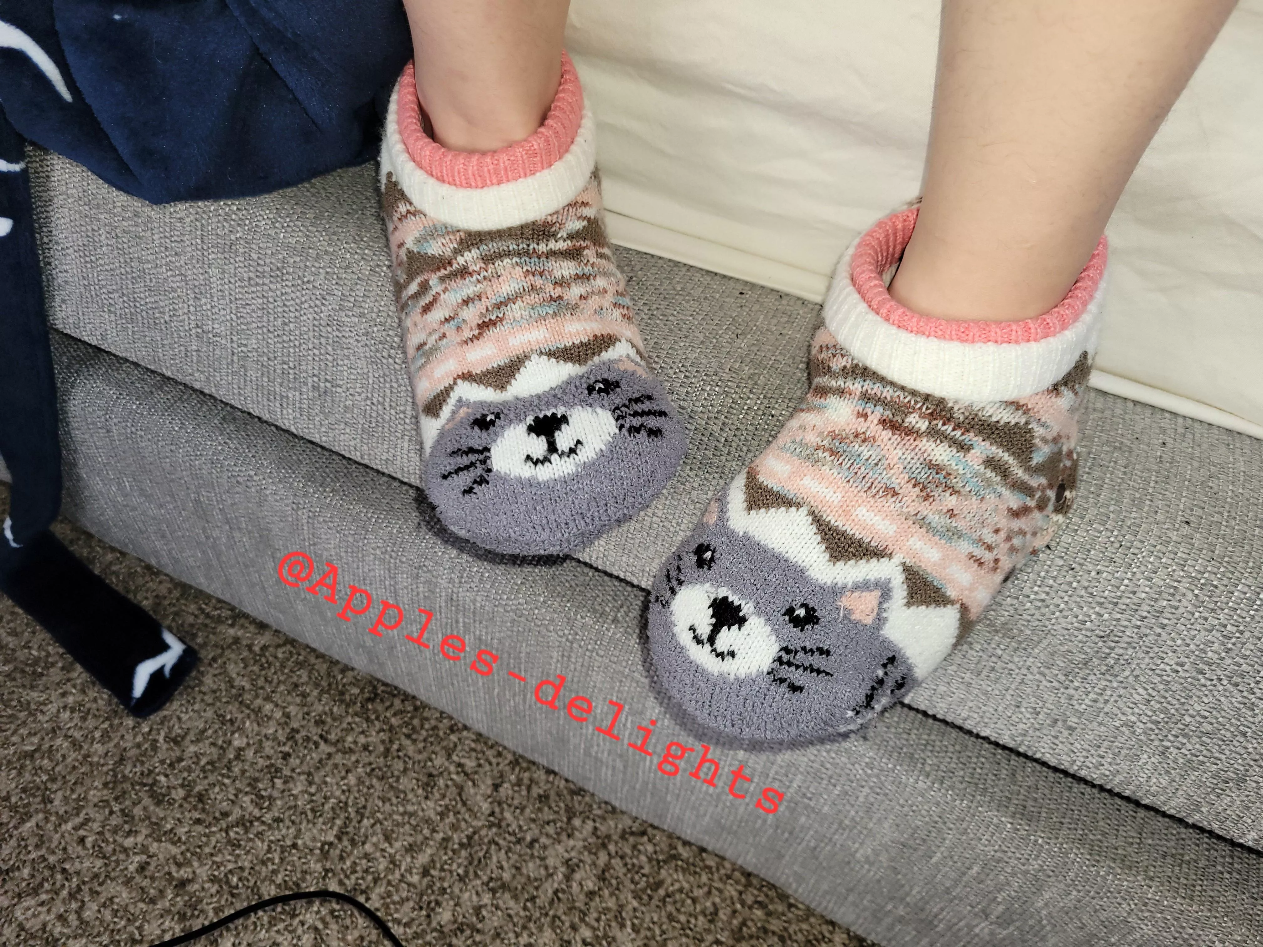 Happy Friday!! Do you like my socks?