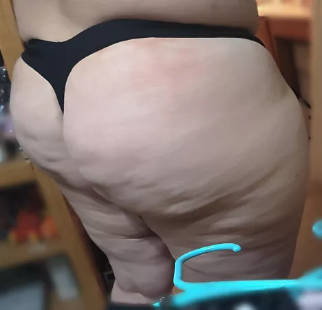 Happy Friday. I hope somebody enjoys my fat ass as much as I enjoy showing it off. 😚 Happy Friday. I hope somebody enjoys my fat ass as much as I enjoy showing it off. 😚