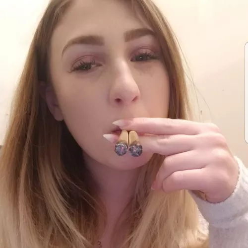 Happy Friday! I hope you're all getting high tonight!🥰