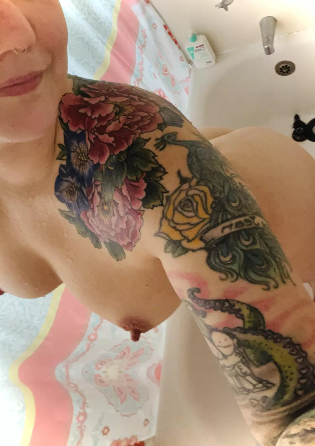 Happy Fuckin’ Friday, ya filthy animals!