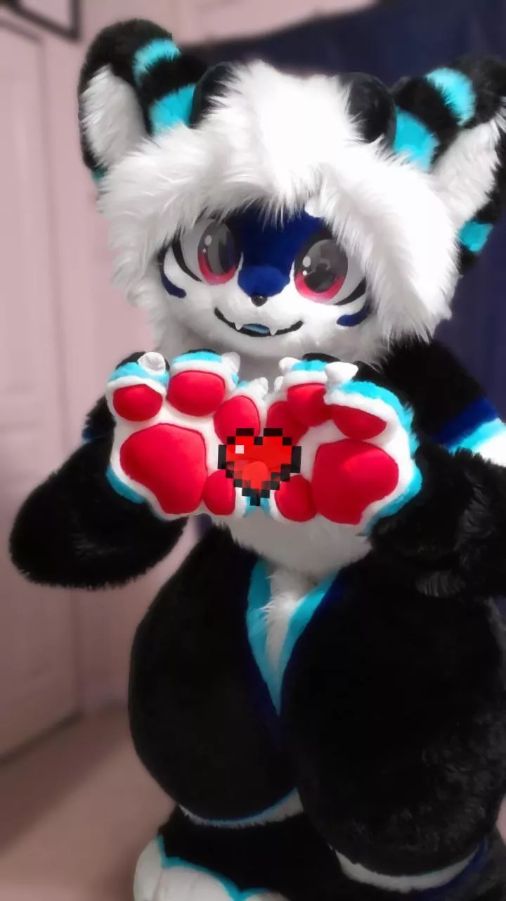 Happy Fursuit Friday! 💖