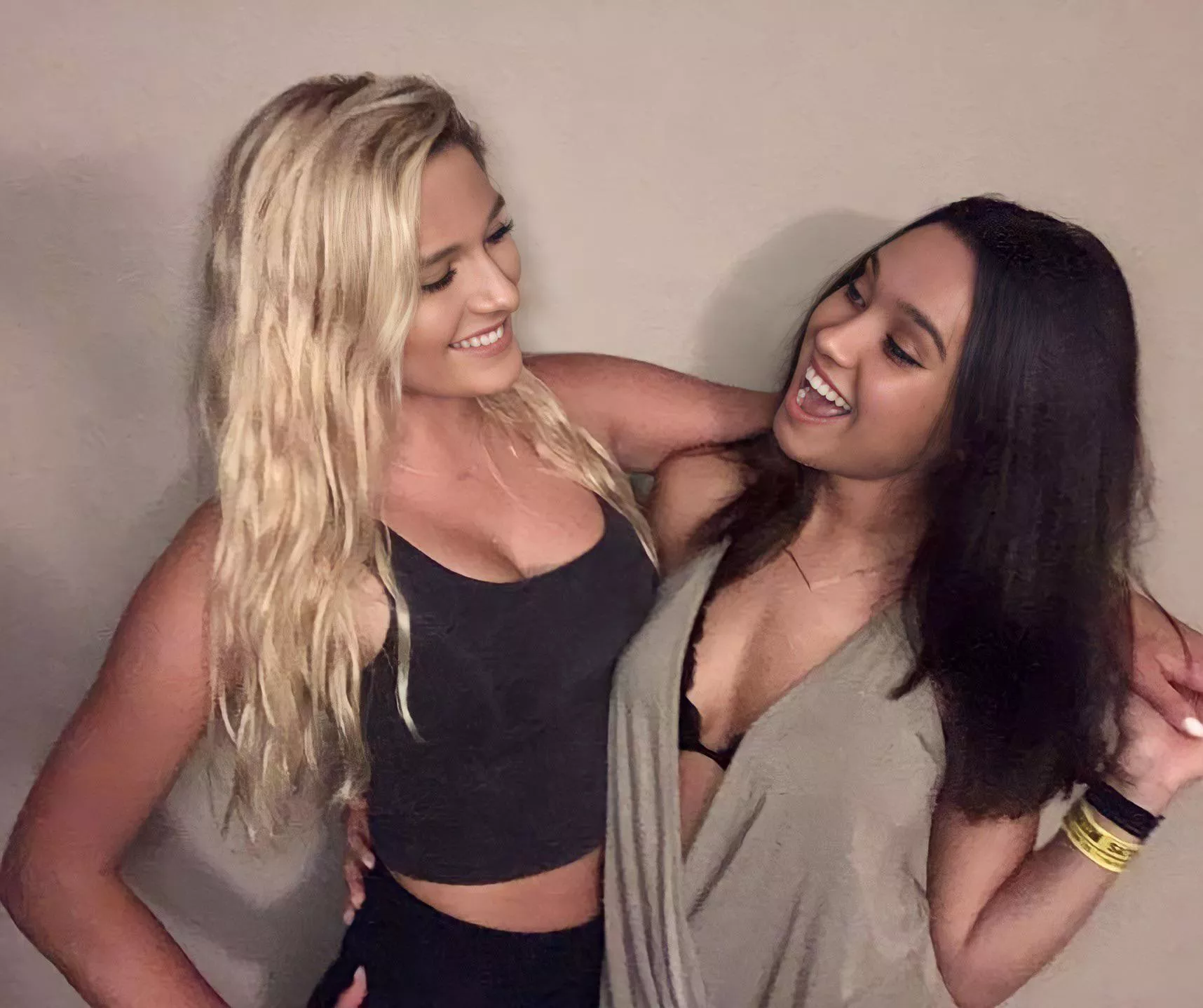 Happy girls Happy girls