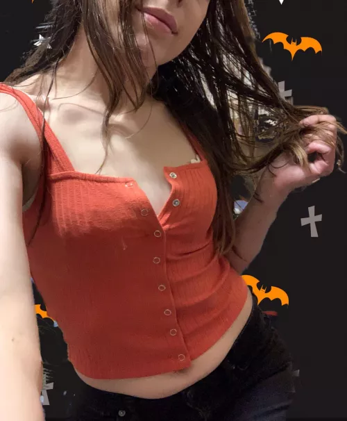 HAPPY HALLOWEEN!! ππ» from your girl Stella π«β¨to all fellow Halloween lovers π§‘π€π€