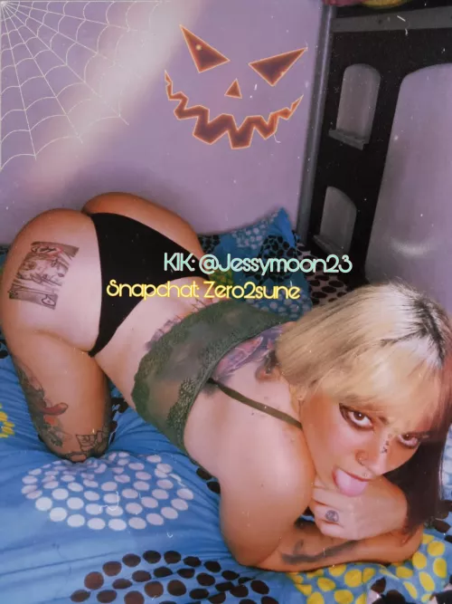 🎃happy halloween 👻 Tattooed wet woman ready to have fun with you🤤 💢PAY TO PLAY 💢 Kik me or Snap me