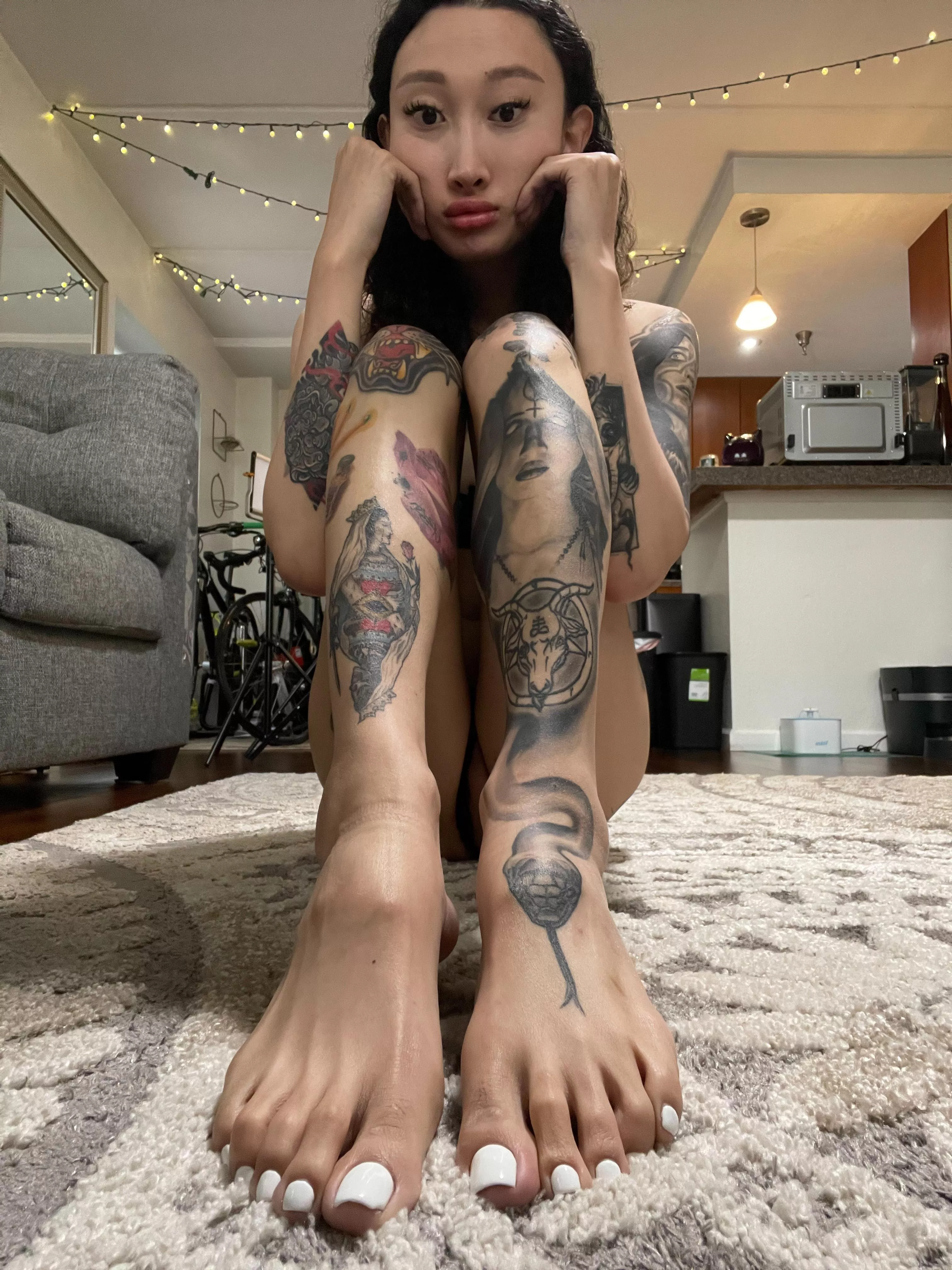 Happy holidays now kiss my feet.