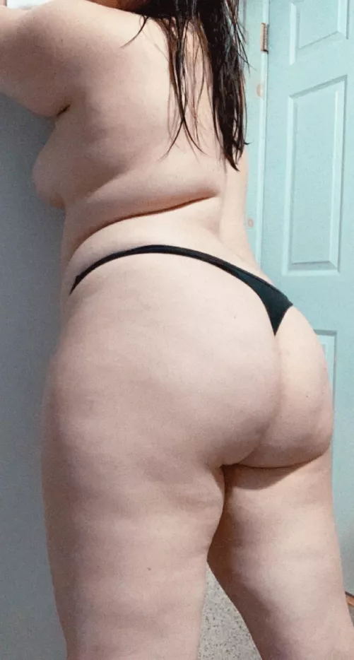 Happy hump day, come keep me company Happy hump day, come keep me company