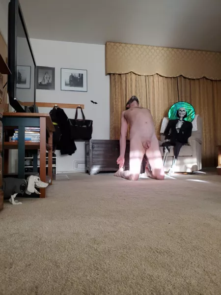 Happy #humpday my fellow nekkid yoga enthusiasts! Hope you'll join u/M_asin_Manci and I for some naked yoga fun π€·ββοΈπππ§ββοΈ