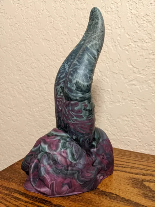 Happy Maw Monday from my M/M Rogue Winston's Tongue!