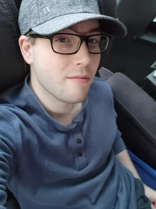 Happy Monday you handsome gents! My DMs are always open for anyone who wants to chat or needs to talk. 💜