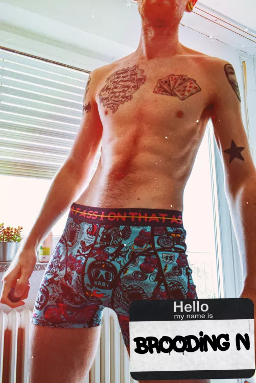 Happy New Year Everyone! Slim, Toned, Tattooed, Kink & 420 friendly 🏳️🌈, 300+ posts 📸Send requests 🤗 Be sure to engage 👍 Cheap promos on my free just get in touch💯