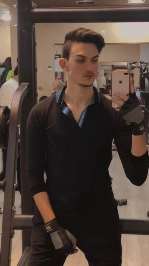 Happy New Year Gaymers ;)🎊🎊 (DM me or add my Sp: jude.amdjed if u wanna chat)