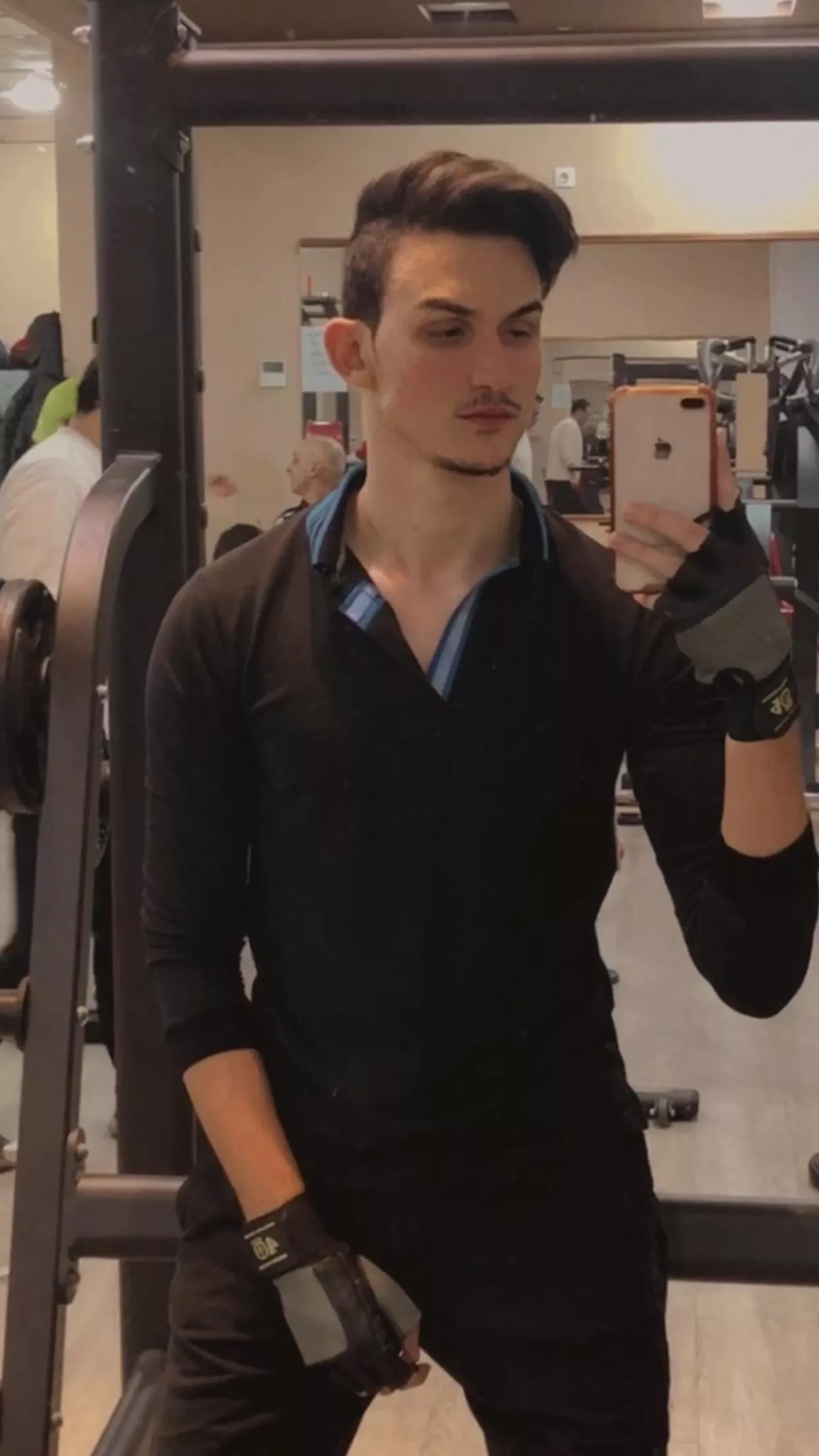 Happy New Year Gaymers ;)🎊🎊 (DM me or add my Sp: jude.amdjed if u wanna chat)