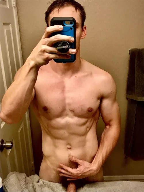 Happy new year! Keep pushing yourselves to reach your goals and take care of each other🎉