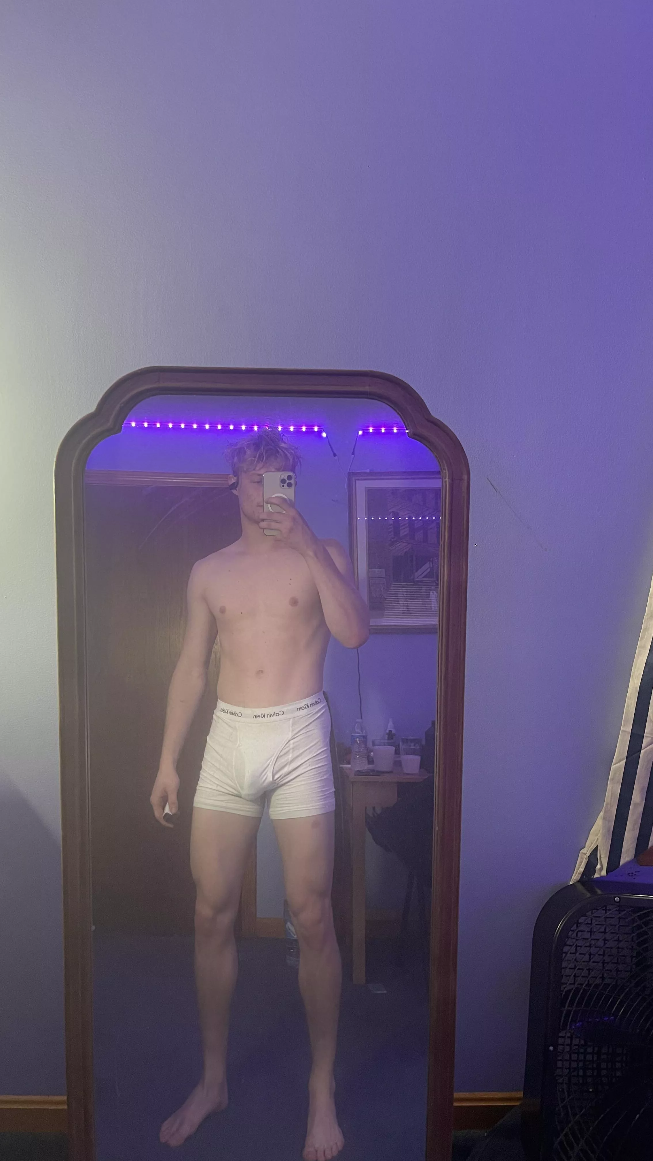 happy new year’s eve let’s kiss n make the balls drop