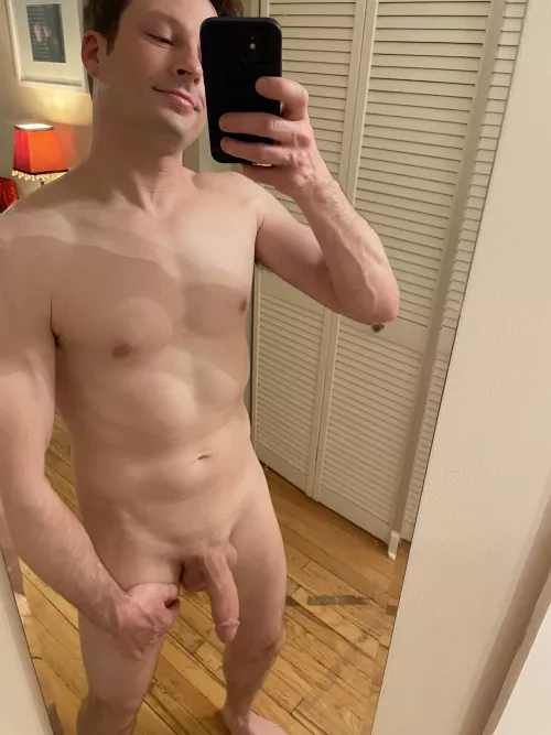 Happy NYE, here’s my nude!🎉