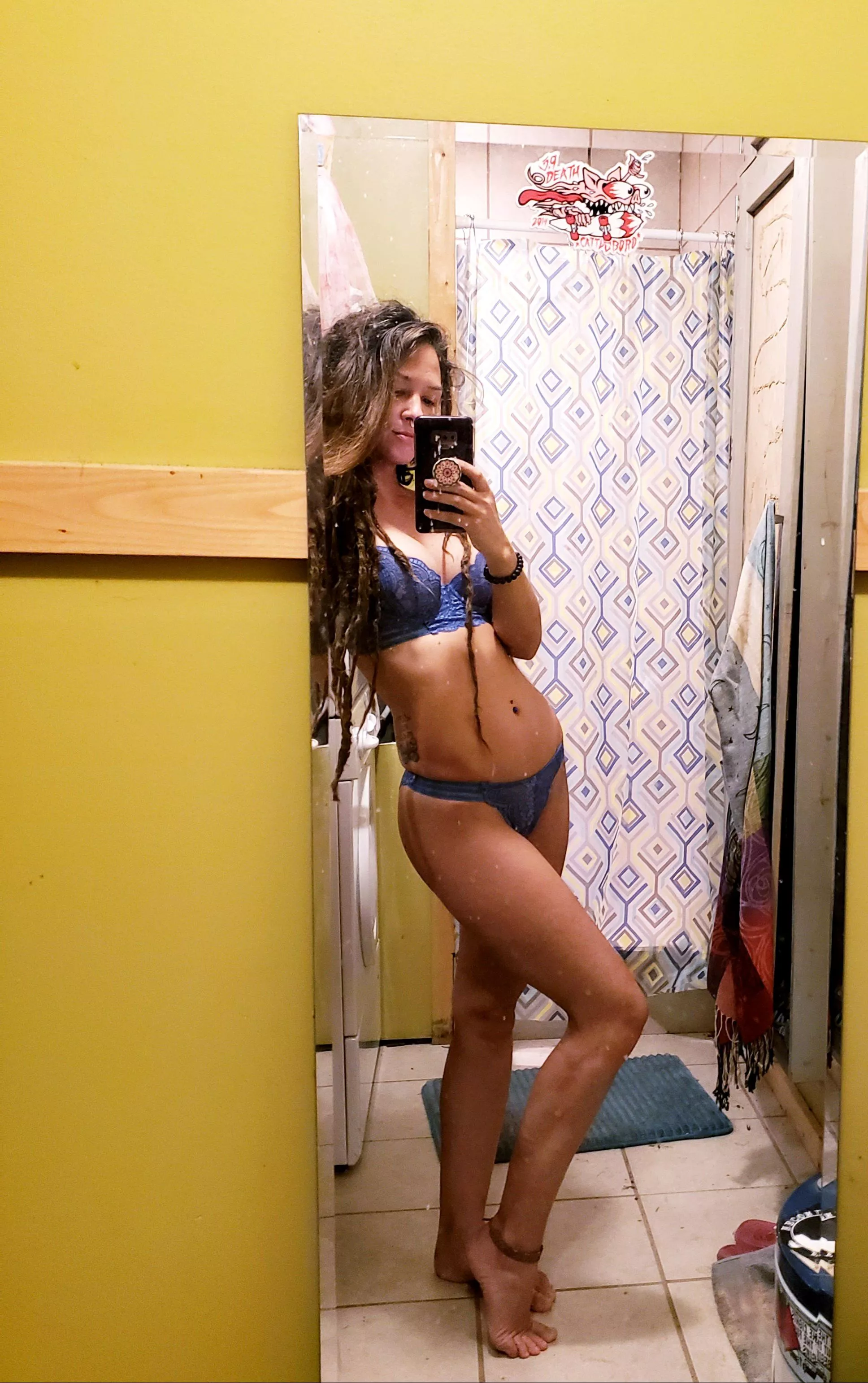 Happy rainy Saturday vibes ?? (f)