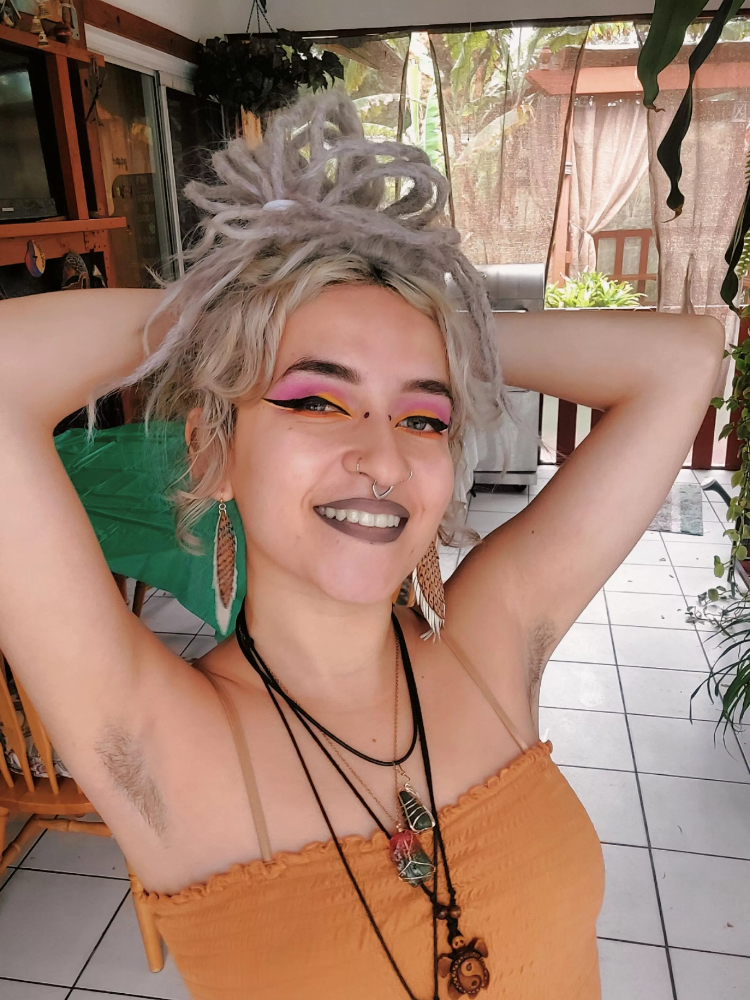 Happy sniffing babes