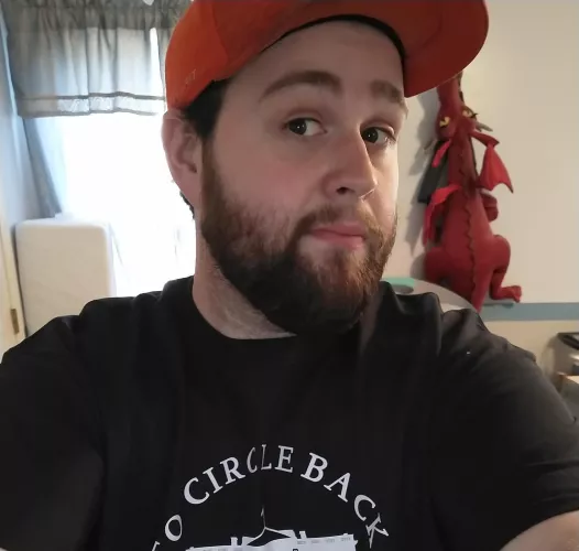 Happy Sunday hairy daddy squad! Who wants daddy to suck their toes and use their holes today? π Leave a quick comment!