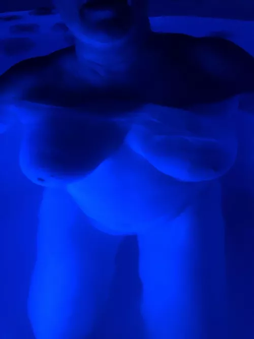 Happy titty Tuesday (F 50)