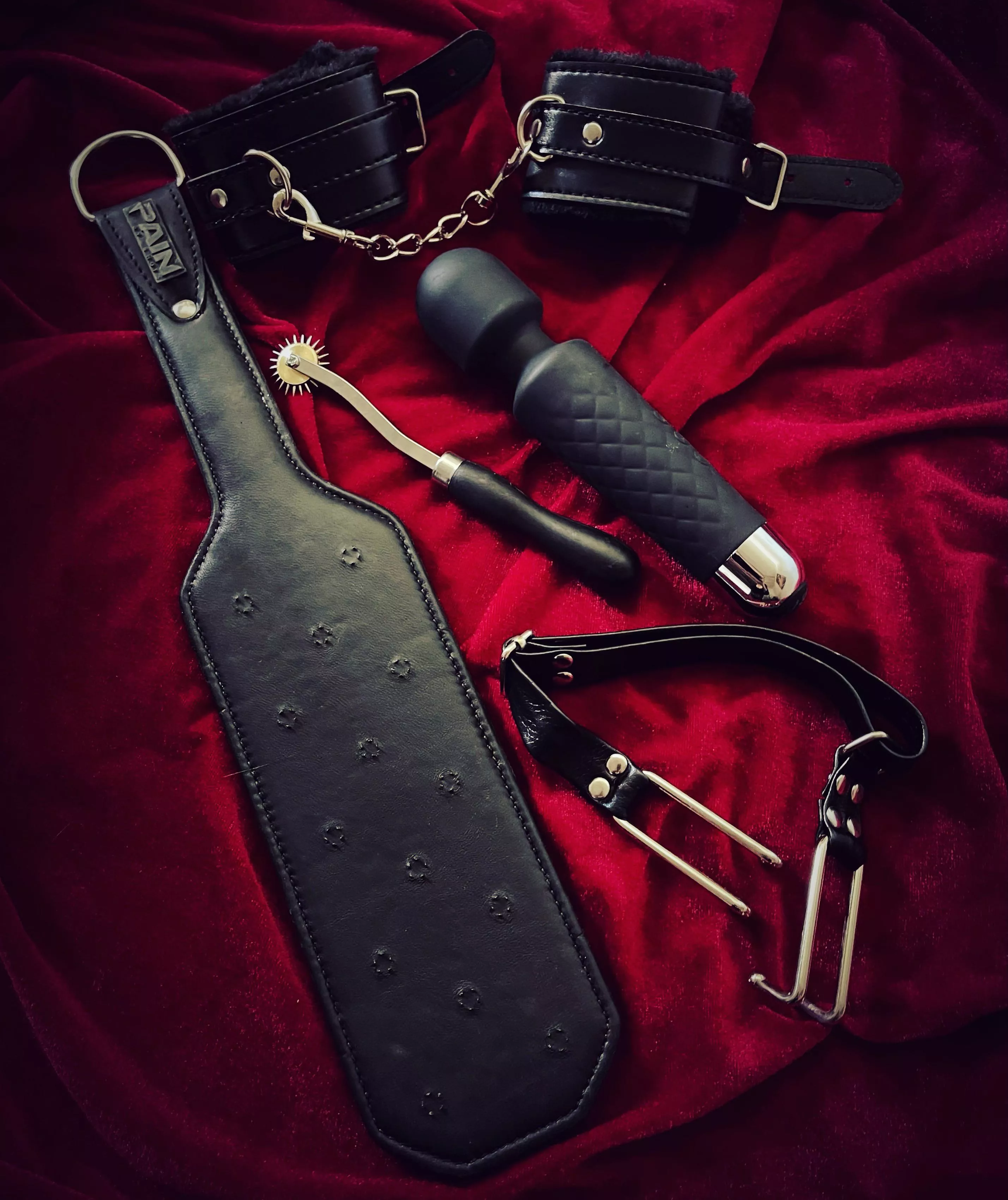 Happy Valen-pains Day!