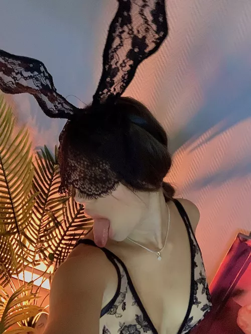 Happy Valentine's Day. But I'm [F] so sad that I don't have a mate, boys.😢 And I want to play with someone. Can anyone want to help?😘