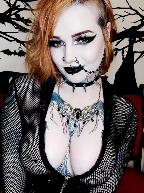 Happy Valentine's Day, hope it's whoreifying 😜🦇