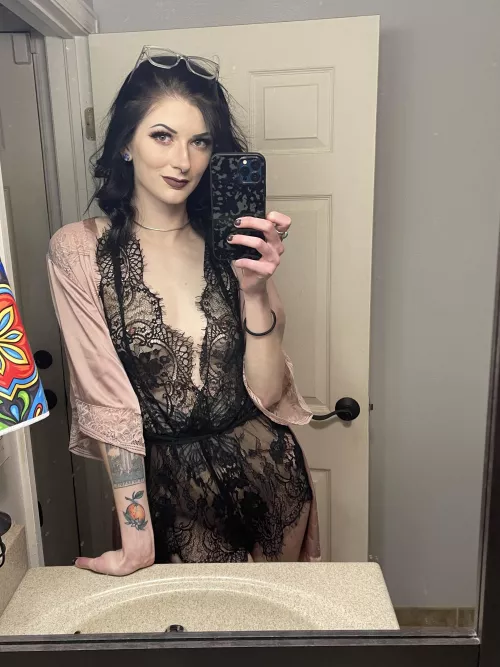 Happy Valentine’s Day! 🥰 I’m back!