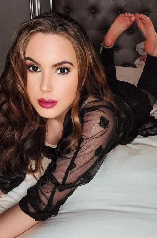 Happy Valentine's Day ❤💋 Love, Lainey 😏