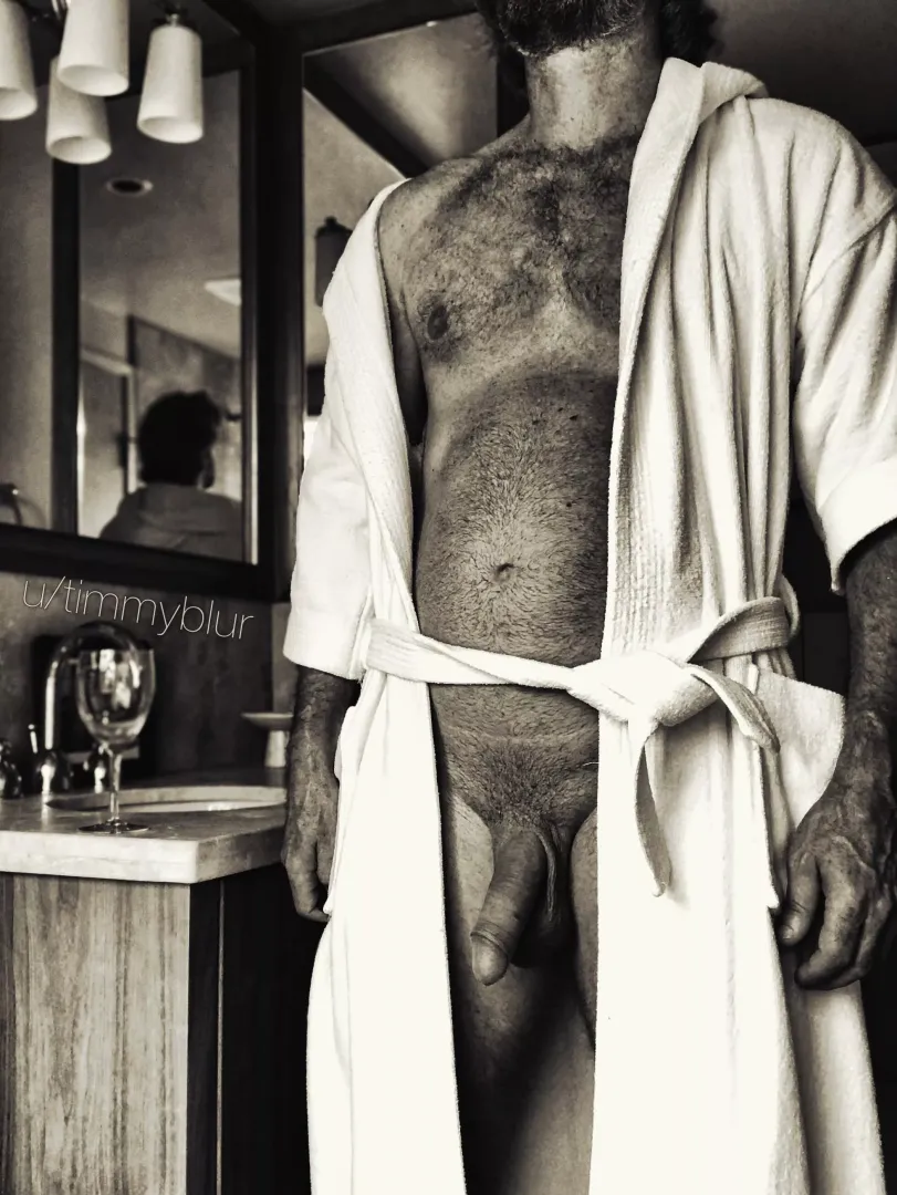 Happy Valentine’s Day to all the sexy moms went wild. Come on over, I’ve prepared a special spa day just for you. ❤️