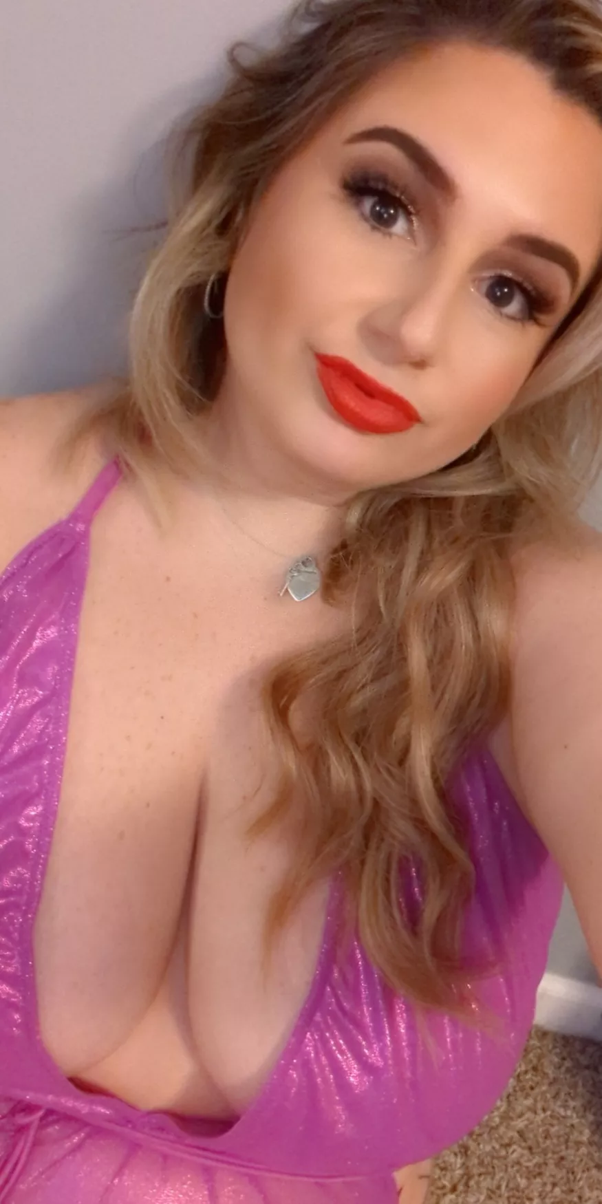 Happy Valentine's day 💜 will you be mine?